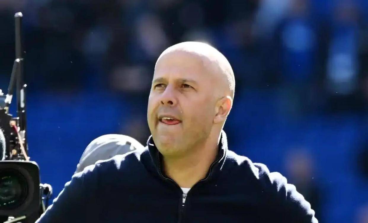 利物浦6-0大胜却引发内讧！斯洛特一句大实话惹怒全队，球迷怒喷：你比克洛普差远了